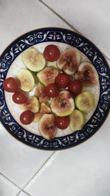 Everyday Fresh Figs, real photo